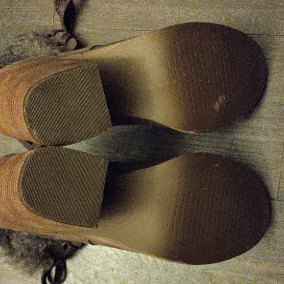 UGG "JAXON " #1095058 Heeled Ankle Boots - Picture 14 of 14